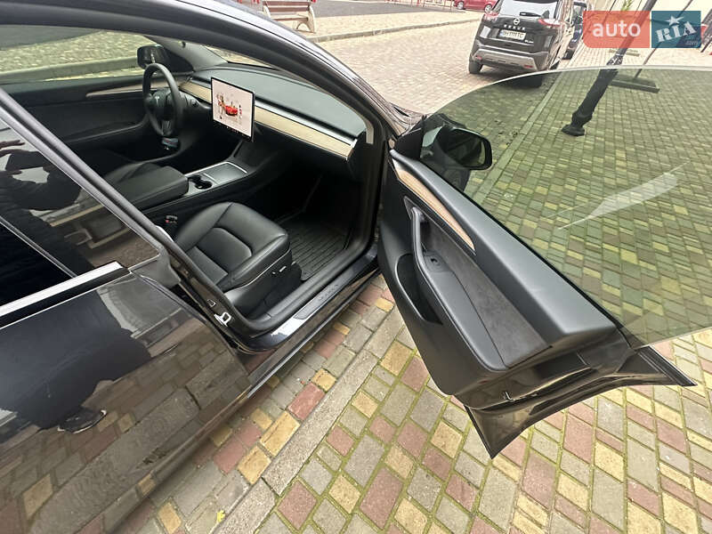 Внедорожник / Кроссовер Tesla Model Y 2024 в Одессе