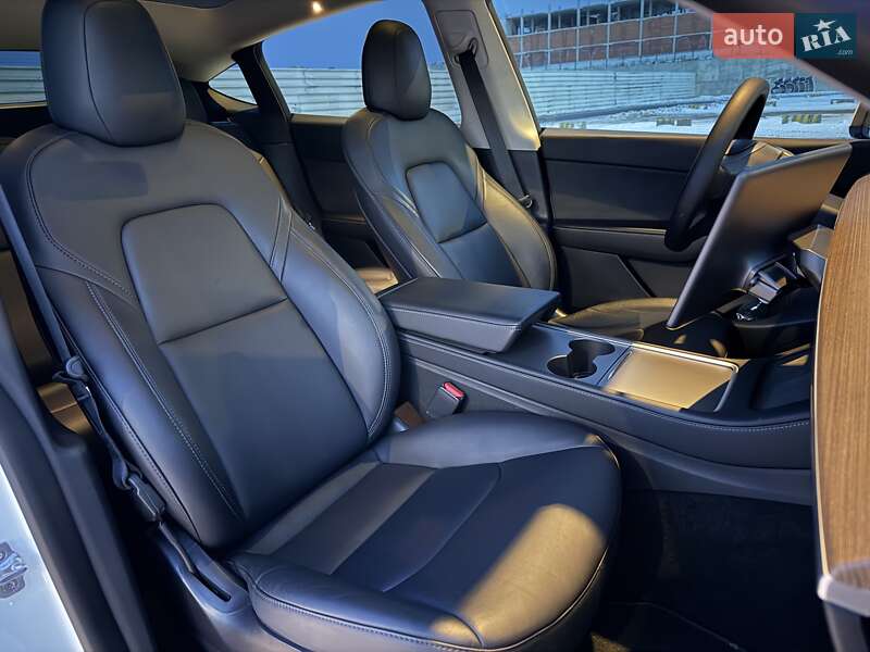 Внедорожник / Кроссовер Tesla Model Y 2022 в Львове