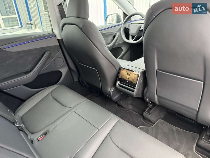 Внедорожник / Кроссовер Tesla Model Y 2025 в Виннице
