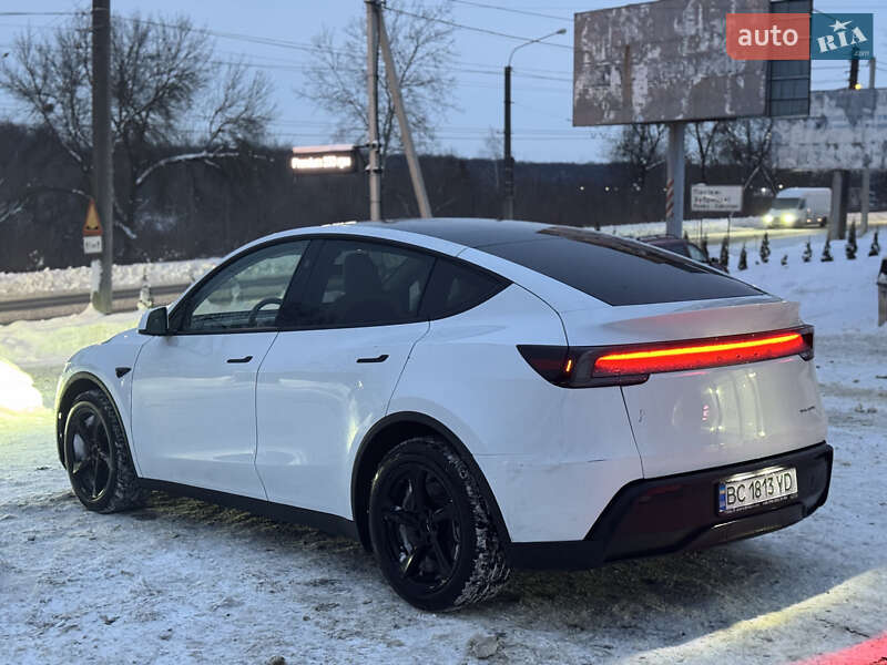Внедорожник / Кроссовер Tesla Model Y 2025 в Львове