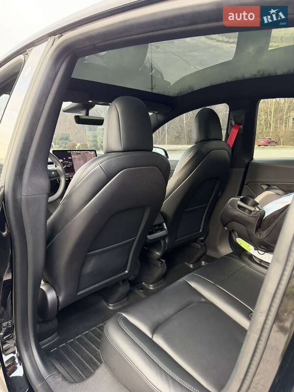 Позашляховик / Кросовер Tesla Model Y 2021 в Дніпрі