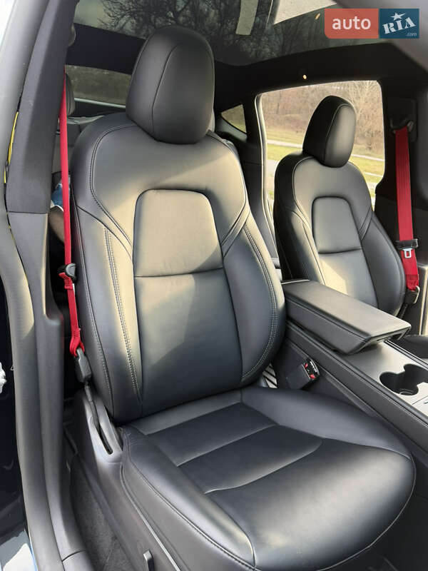 Позашляховик / Кросовер Tesla Model Y 2021 в Дніпрі