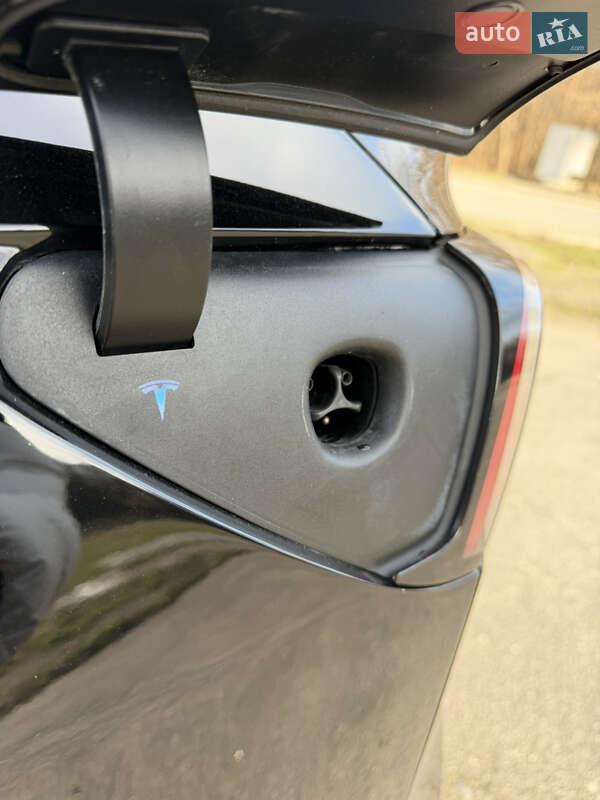 Позашляховик / Кросовер Tesla Model Y 2021 в Дніпрі