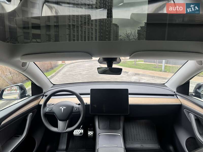 Внедорожник / Кроссовер Tesla Model Y 2024 в Киеве