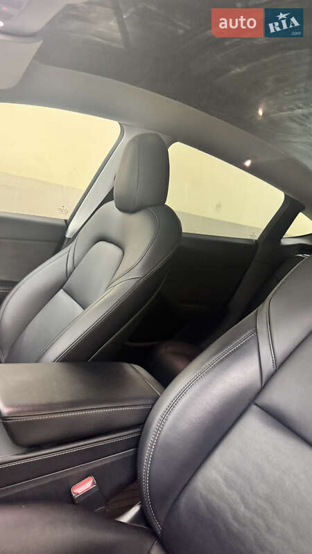 Внедорожник / Кроссовер Tesla Model Y 2022 в Черновцах