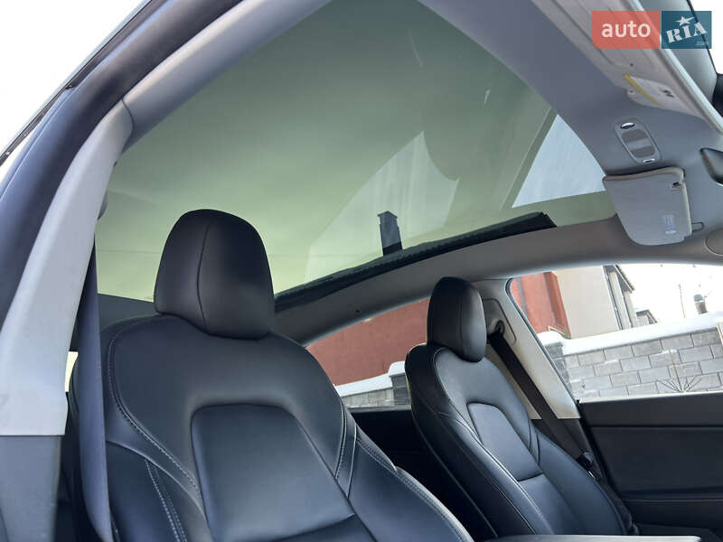 Внедорожник / Кроссовер Tesla Model Y 2021 в Ровно