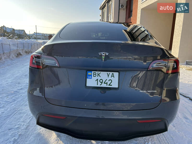 Внедорожник / Кроссовер Tesla Model Y 2021 в Ровно