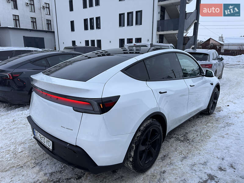 Внедорожник / Кроссовер Tesla Model Y 2025 в Львове