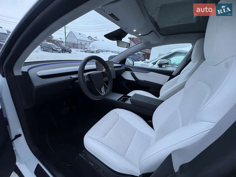 Внедорожник / Кроссовер Tesla Model Y 2025 в Львове