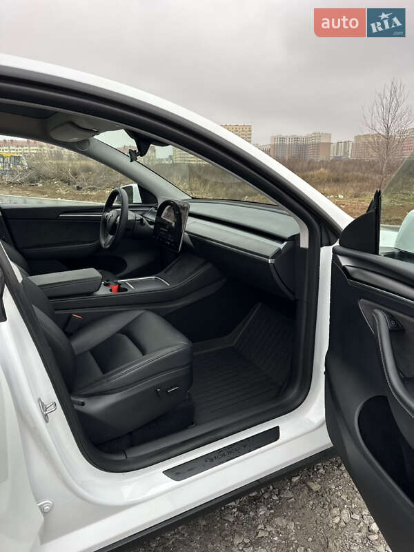 Внедорожник / Кроссовер Tesla Model Y 2023 в Киеве