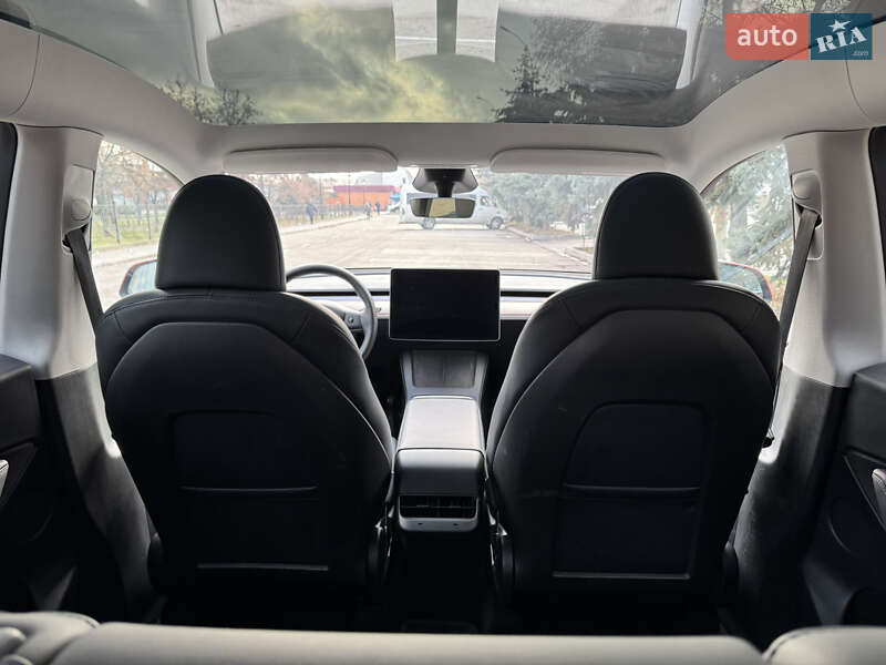 Внедорожник / Кроссовер Tesla Model Y 2024 в Новомосковске