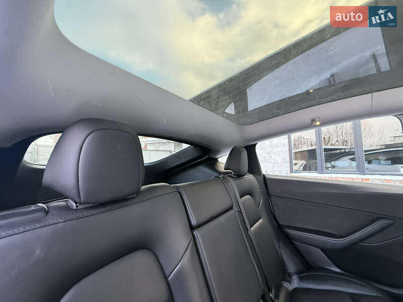 Внедорожник / Кроссовер Tesla Model Y 2021 в Львове