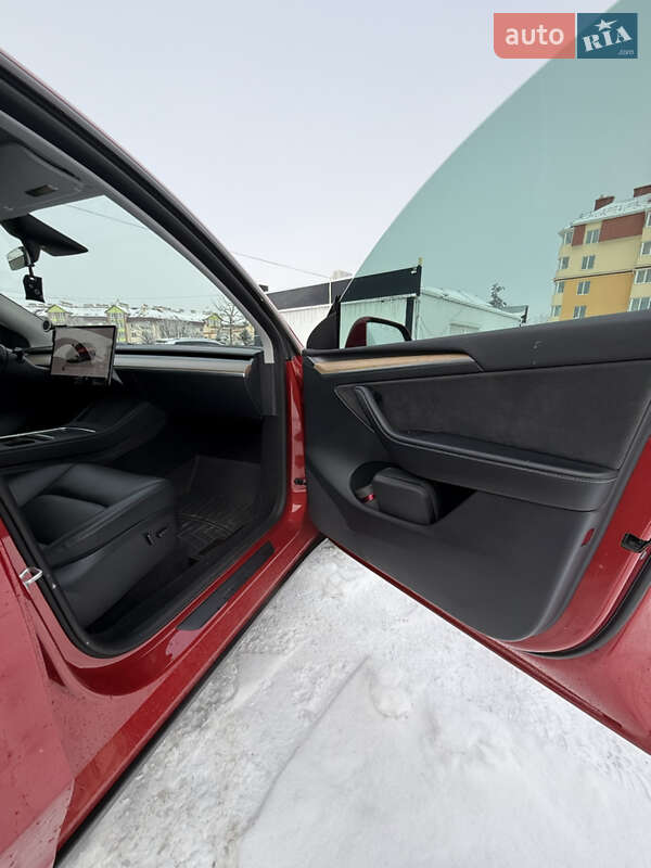 Внедорожник / Кроссовер Tesla Model Y 2023 в Киеве