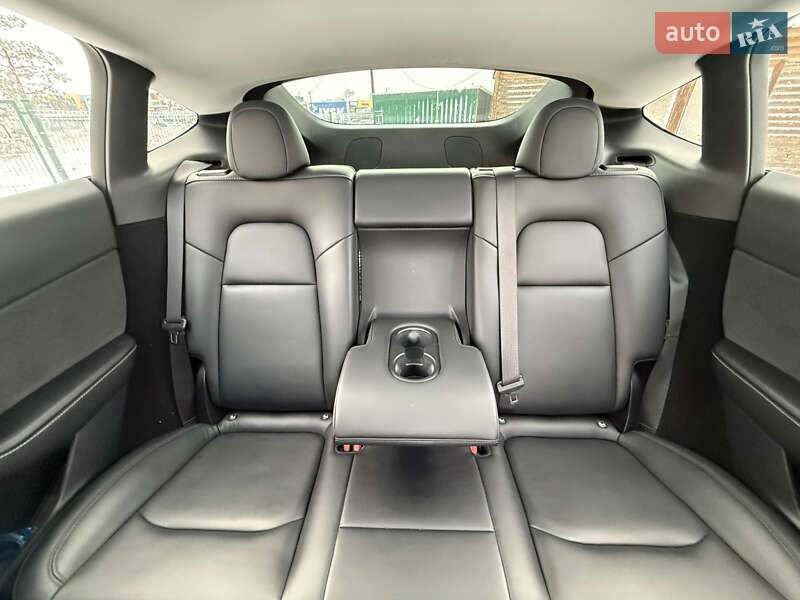 Внедорожник / Кроссовер Tesla Model Y 2023 в Киеве