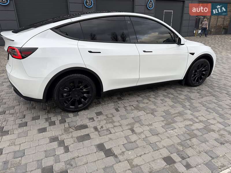 Внедорожник / Кроссовер Tesla Model Y 2023 в Днепре