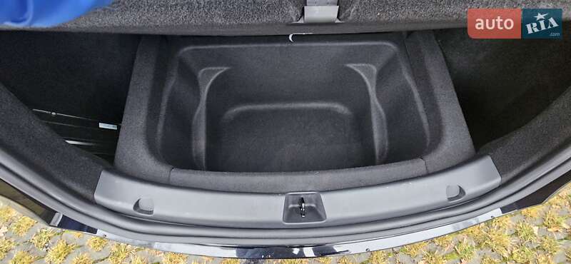 Внедорожник / Кроссовер Tesla Model Y 2023 в Харькове