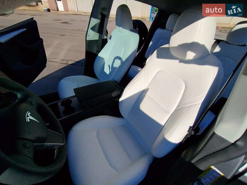 Внедорожник / Кроссовер Tesla Model Y 2024 в Житомире