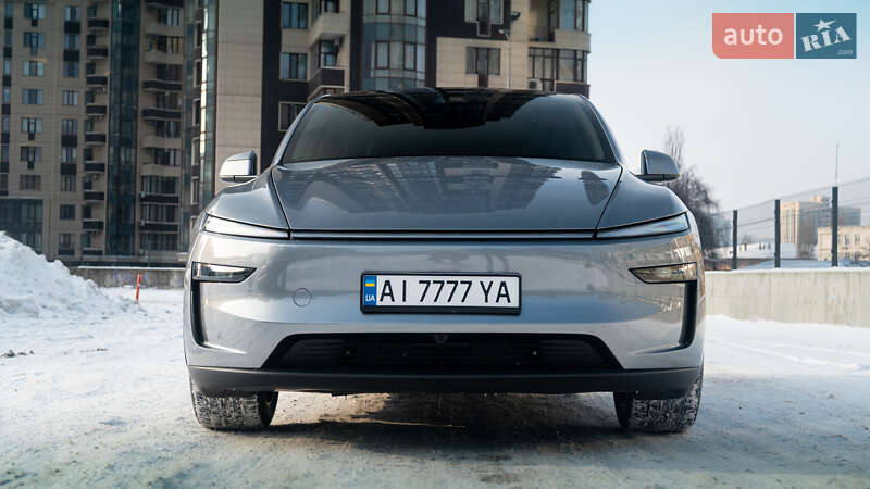 Внедорожник / Кроссовер Tesla Model Y 2025 в Киеве