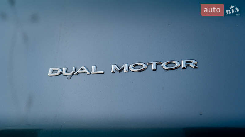 Внедорожник / Кроссовер Tesla Model Y 2025 в Киеве