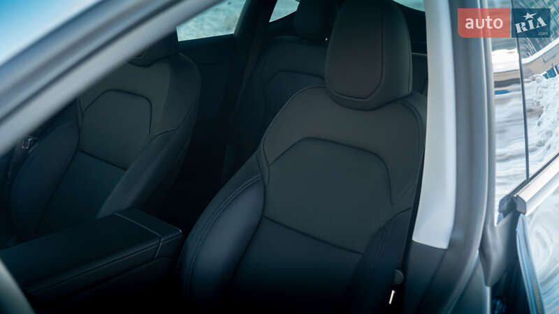 Внедорожник / Кроссовер Tesla Model Y 2025 в Киеве