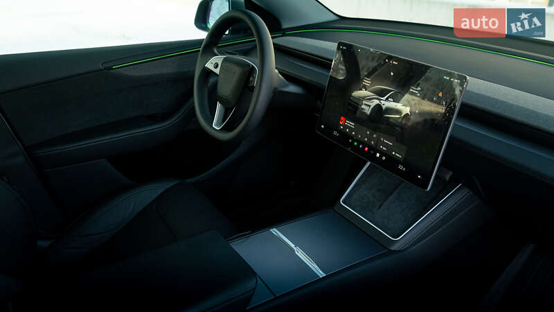 Внедорожник / Кроссовер Tesla Model Y 2025 в Киеве
