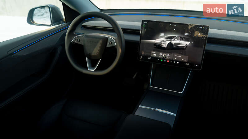 Внедорожник / Кроссовер Tesla Model Y 2025 в Киеве