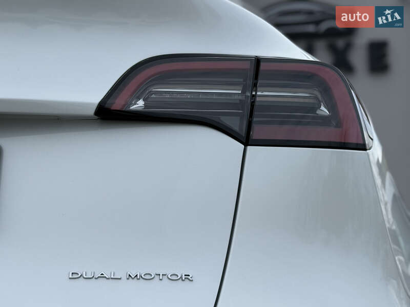 Внедорожник / Кроссовер Tesla Model Y 2024 в Дрогобыче