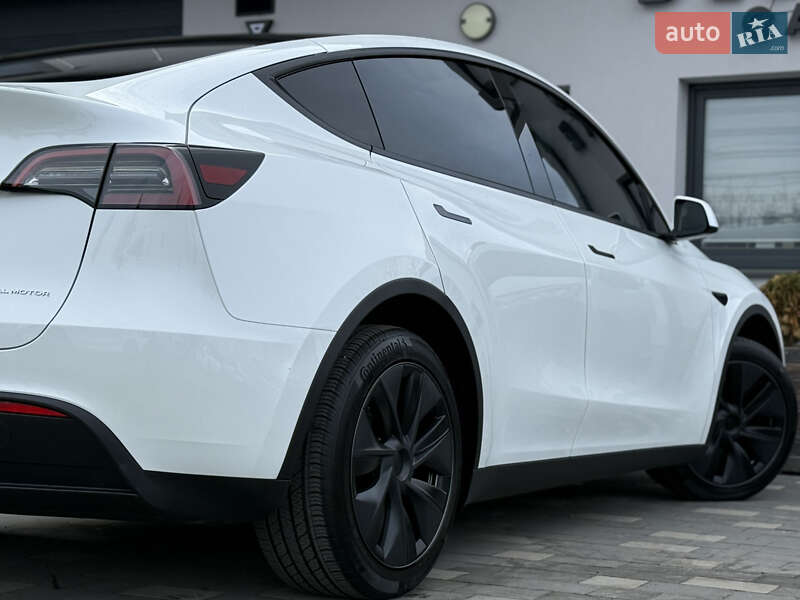 Внедорожник / Кроссовер Tesla Model Y 2024 в Дрогобыче