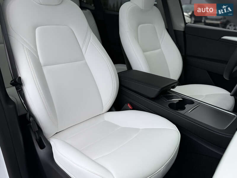 Внедорожник / Кроссовер Tesla Model Y 2024 в Дрогобыче