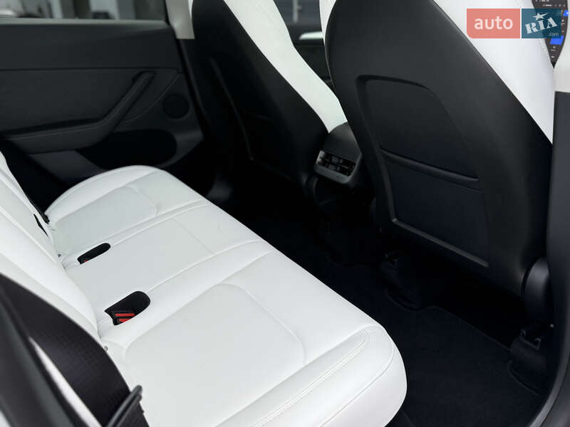 Внедорожник / Кроссовер Tesla Model Y 2024 в Дрогобыче