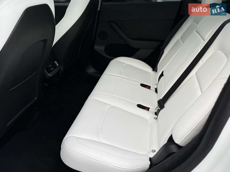 Внедорожник / Кроссовер Tesla Model Y 2024 в Дрогобыче