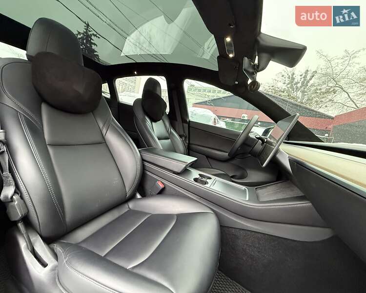 Внедорожник / Кроссовер Tesla Model Y 2021 в Киеве