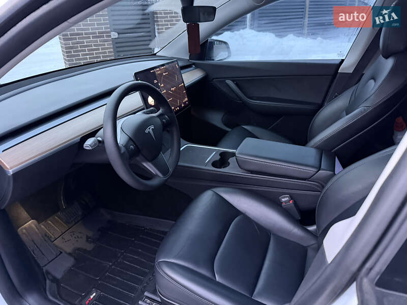 Внедорожник / Кроссовер Tesla Model Y 2021 в Луцке