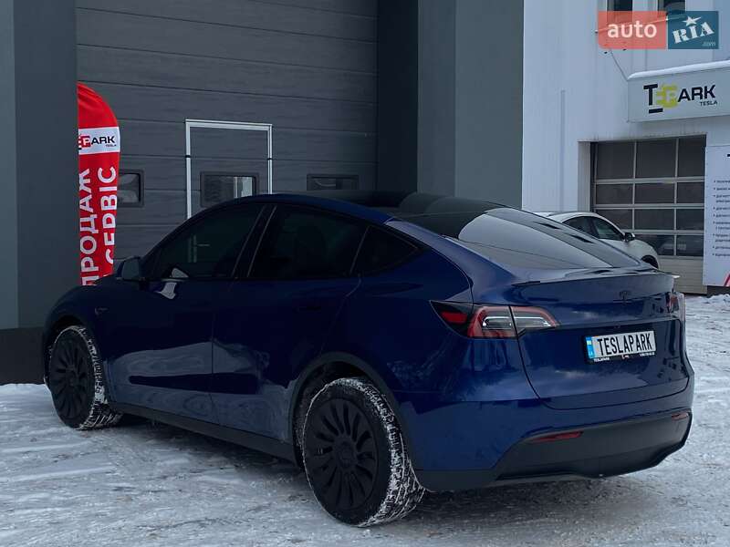Внедорожник / Кроссовер Tesla Model Y 2024 в Киеве
