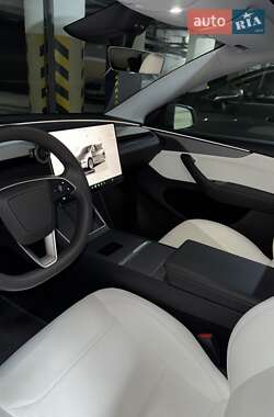 Внедорожник / Кроссовер Tesla Model Y 2025 в Киеве
