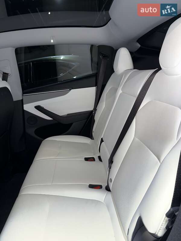 Внедорожник / Кроссовер Tesla Model Y 2025 в Киеве