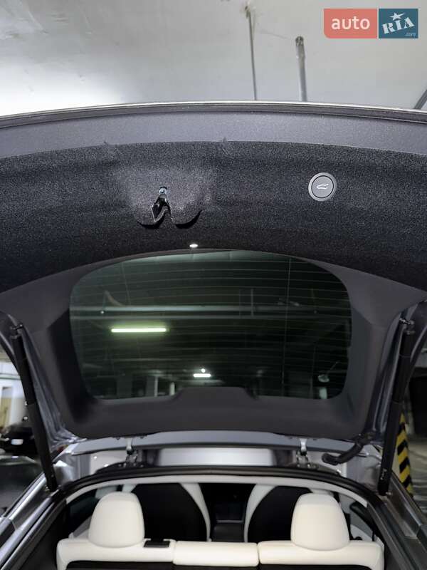 Внедорожник / Кроссовер Tesla Model Y 2025 в Киеве