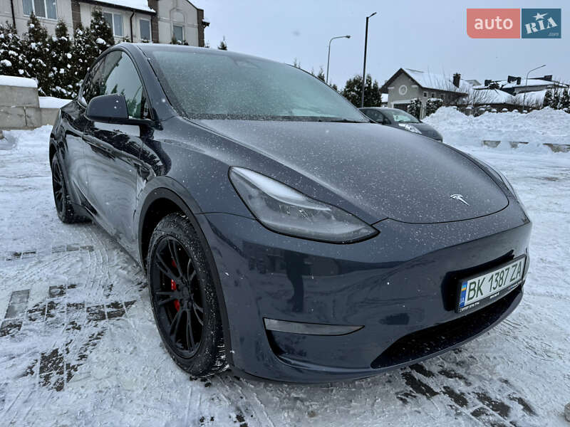 Внедорожник / Кроссовер Tesla Model Y 2023 в Ровно