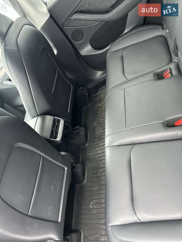 Позашляховик / Кросовер Tesla Model Y 2023 в Куликові