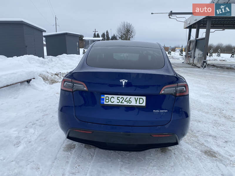 Внедорожник / Кроссовер Tesla Model Y 2023 в Львове