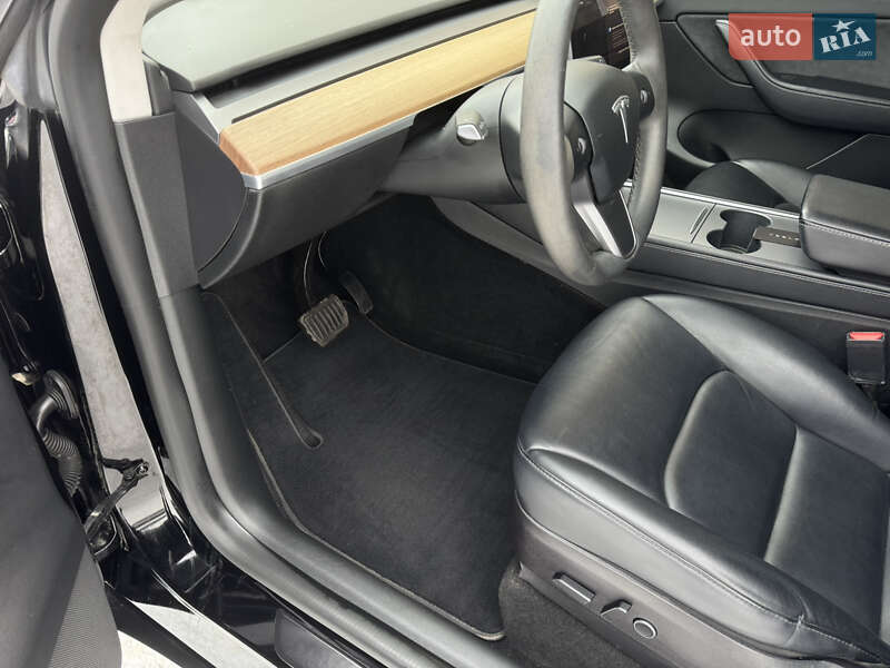 Внедорожник / Кроссовер Tesla Model Y 2022 в Луцке