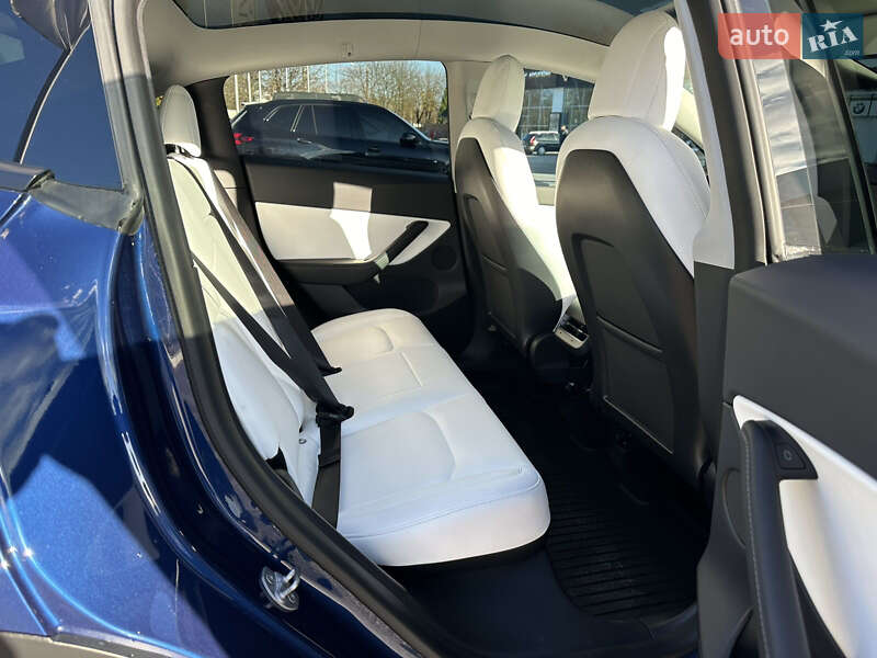 Внедорожник / Кроссовер Tesla Model Y 2021 в Житомире