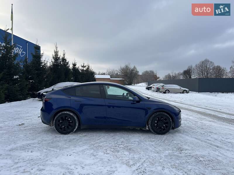 Внедорожник / Кроссовер Tesla Model Y 2025 в Богуславе