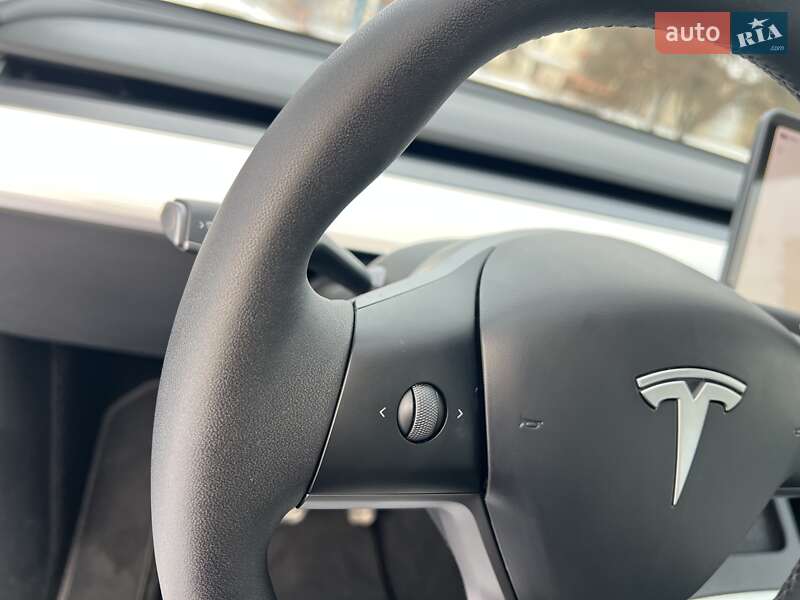 Внедорожник / Кроссовер Tesla Model Y 2025 в Богуславе
