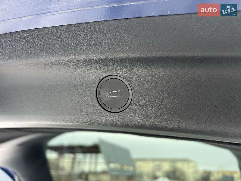 Внедорожник / Кроссовер Tesla Model Y 2025 в Богуславе