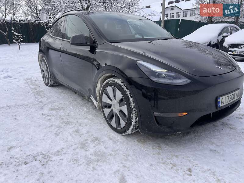 Внедорожник / Кроссовер Tesla Model Y 2023 в Киеве