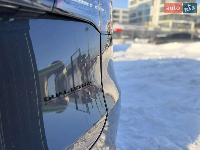 Внедорожник / Кроссовер Tesla Model Y 2024 в Львове