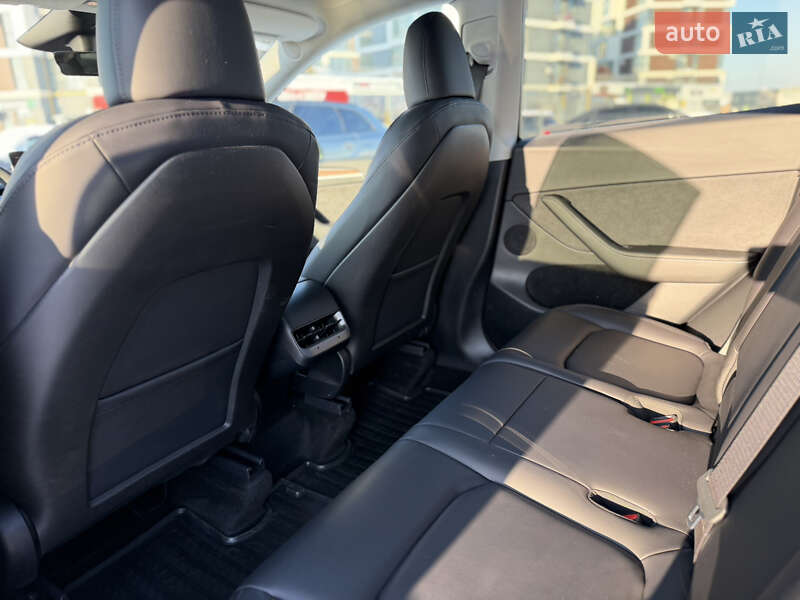 Внедорожник / Кроссовер Tesla Model Y 2024 в Львове