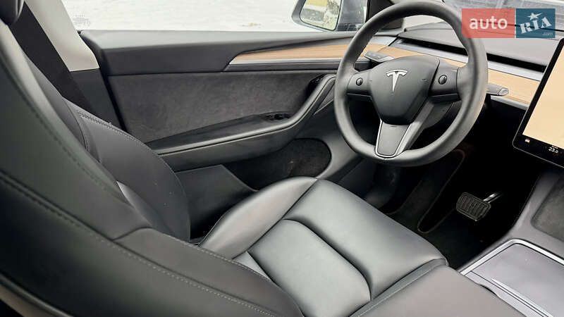 Внедорожник / Кроссовер Tesla Model Y 2024 в Львове