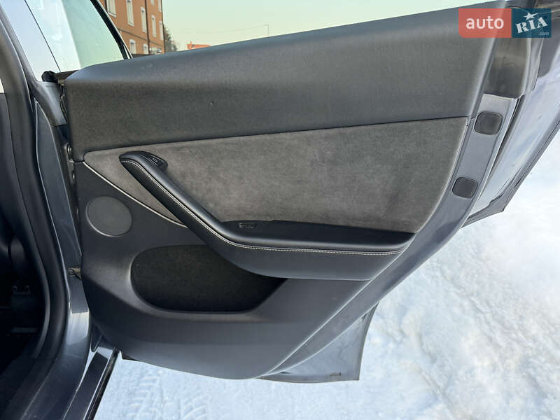 Внедорожник / Кроссовер Tesla Model Y 2022 в Стрые